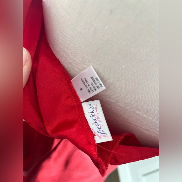 Vintage fredericks of Hollywood silky scalloped mini dress - Picture 2 of 4